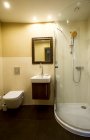 Koupelna s omyvatelnou japonskou hliněnou omítkou
